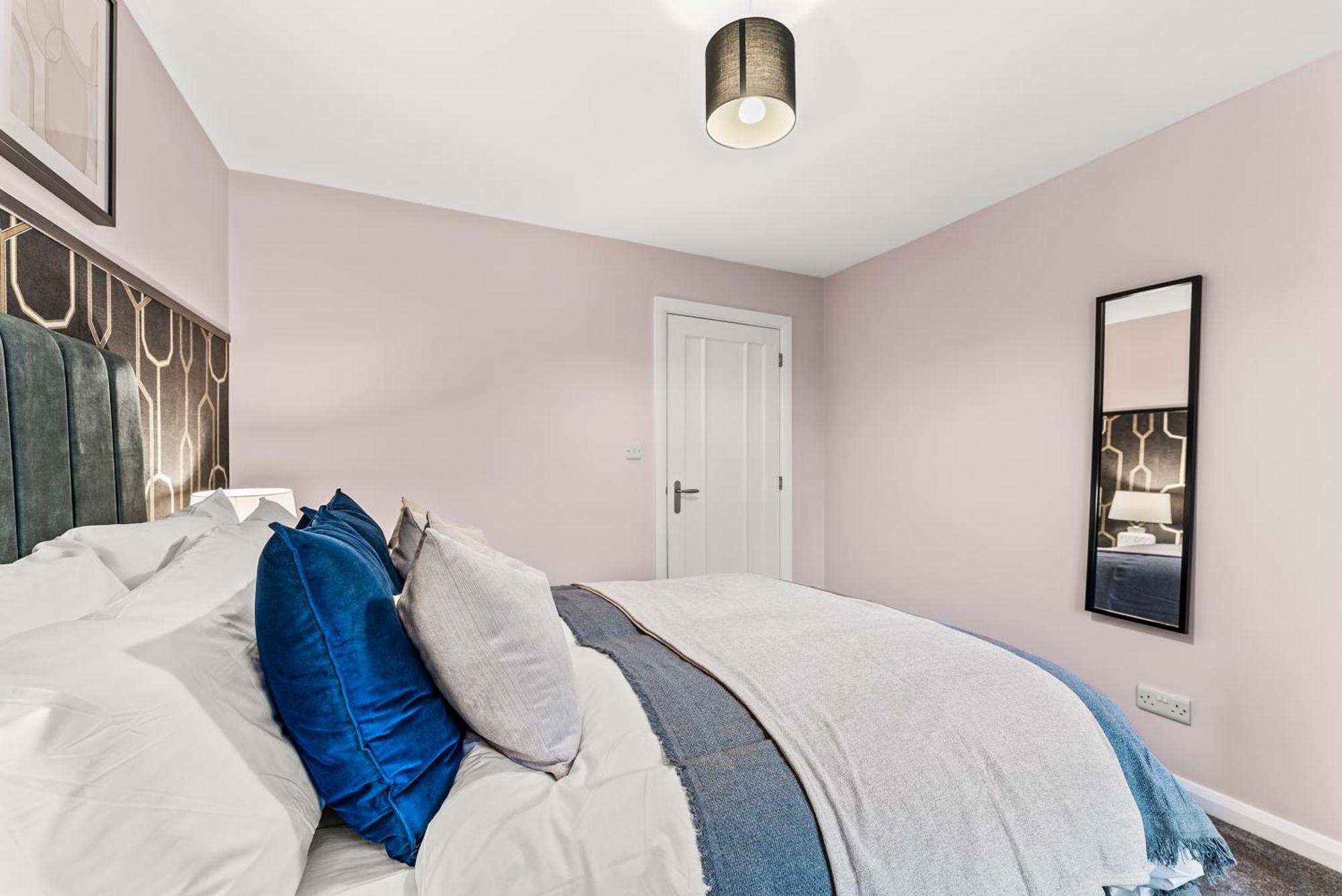 Elegant Retreat In Cheltenham - Garden & Parking Included מראה חיצוני תמונה