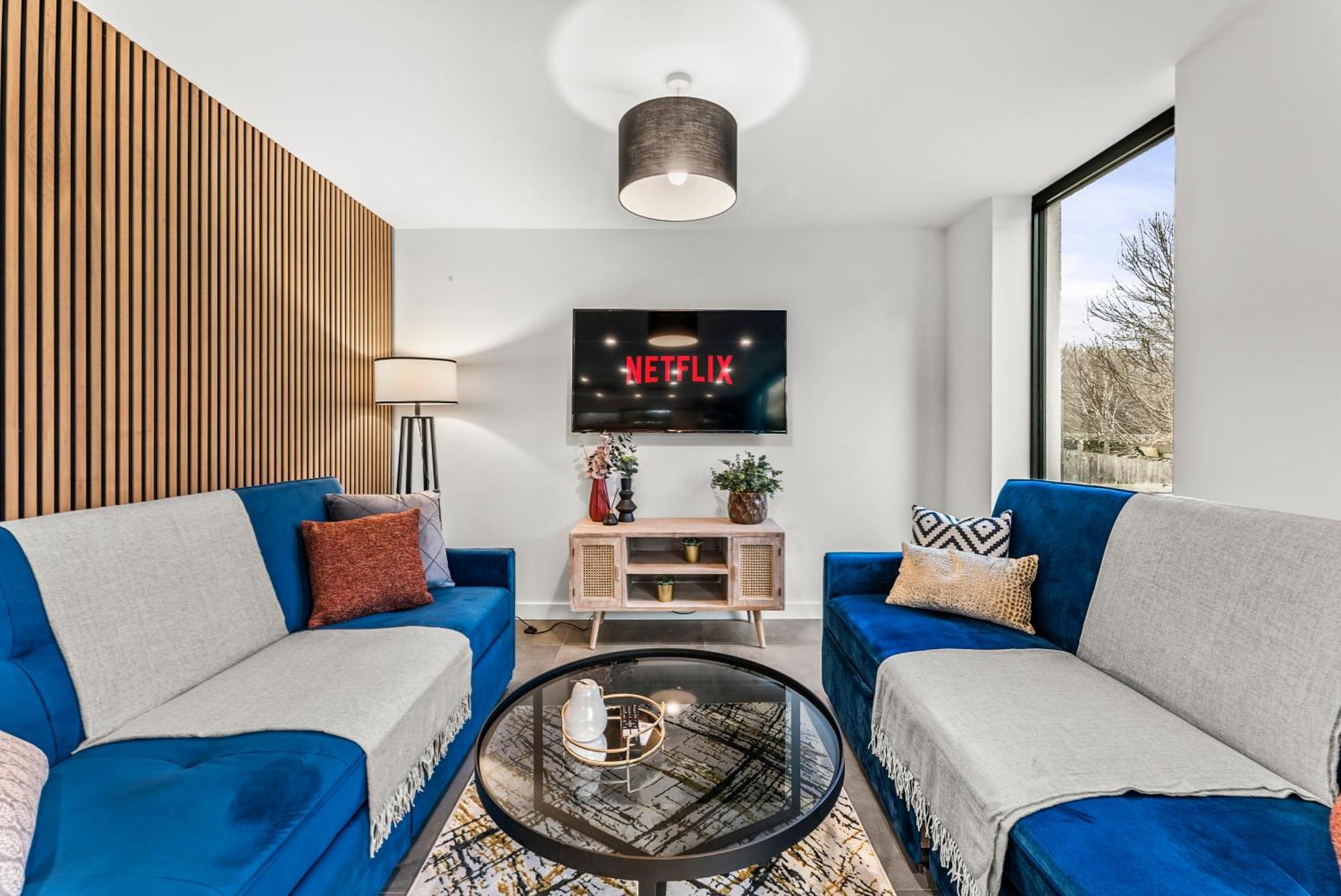 Elegant Retreat In Cheltenham - Garden & Parking Included מראה חיצוני תמונה