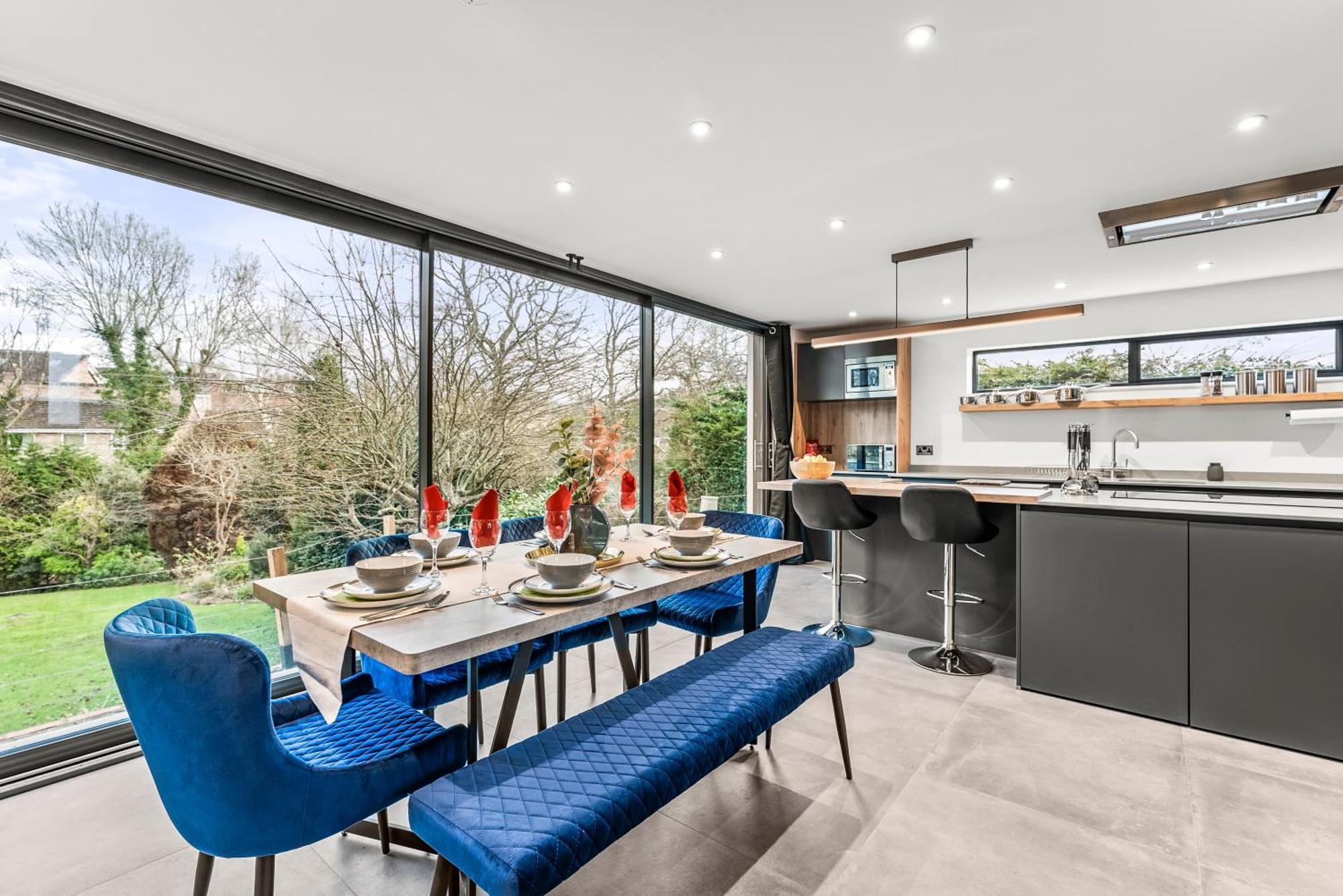 Elegant Retreat In Cheltenham - Garden & Parking Included מראה חיצוני תמונה