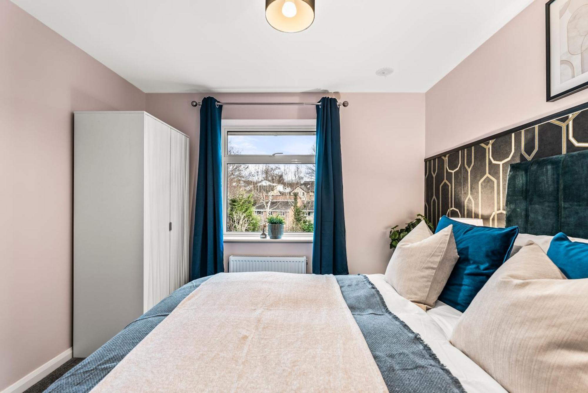 Elegant Retreat In Cheltenham - Garden & Parking Included מראה חיצוני תמונה