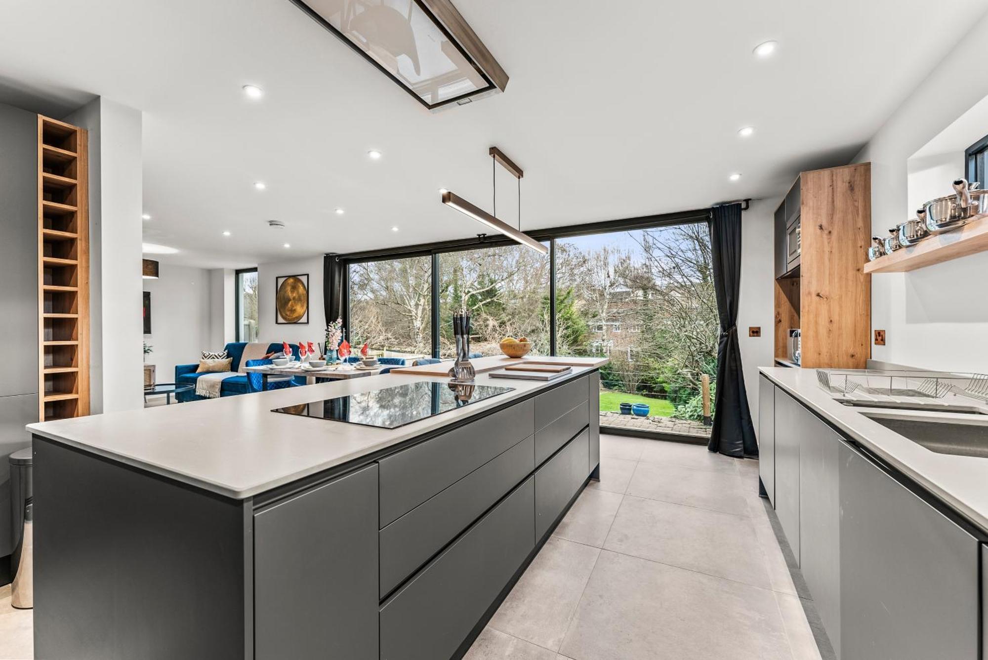 Elegant Retreat In Cheltenham - Garden & Parking Included מראה חיצוני תמונה