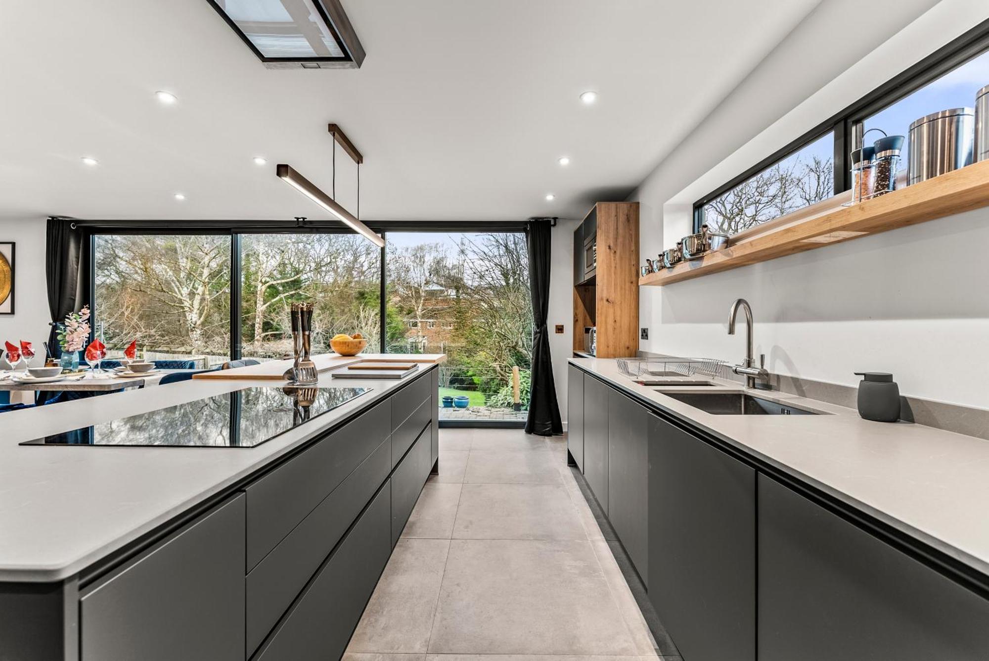Elegant Retreat In Cheltenham - Garden & Parking Included מראה חיצוני תמונה