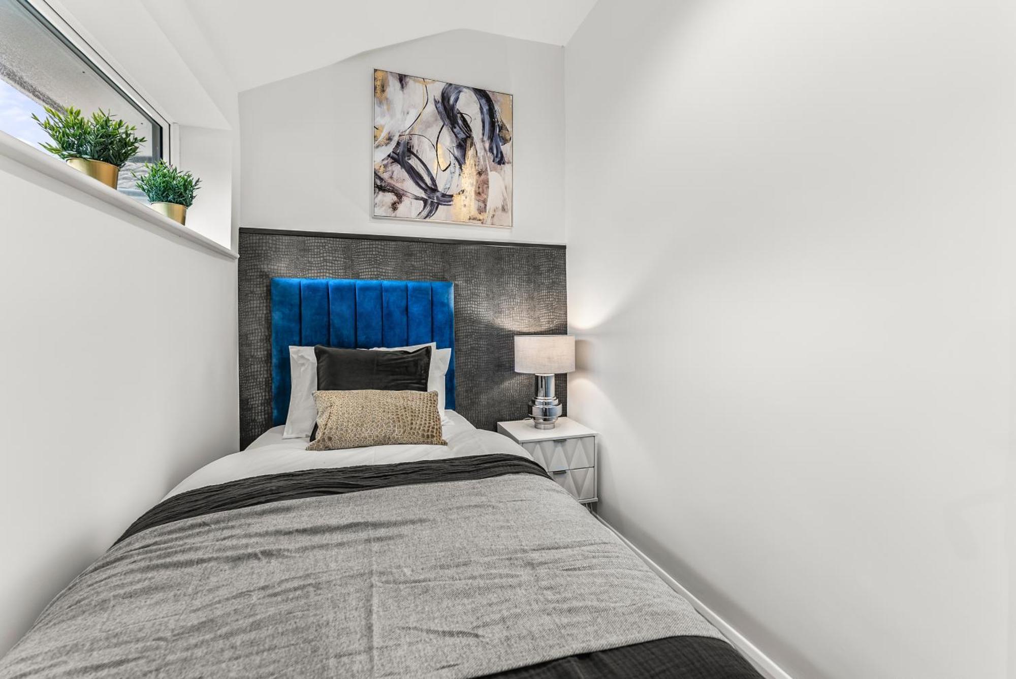 Elegant Retreat In Cheltenham - Garden & Parking Included מראה חיצוני תמונה