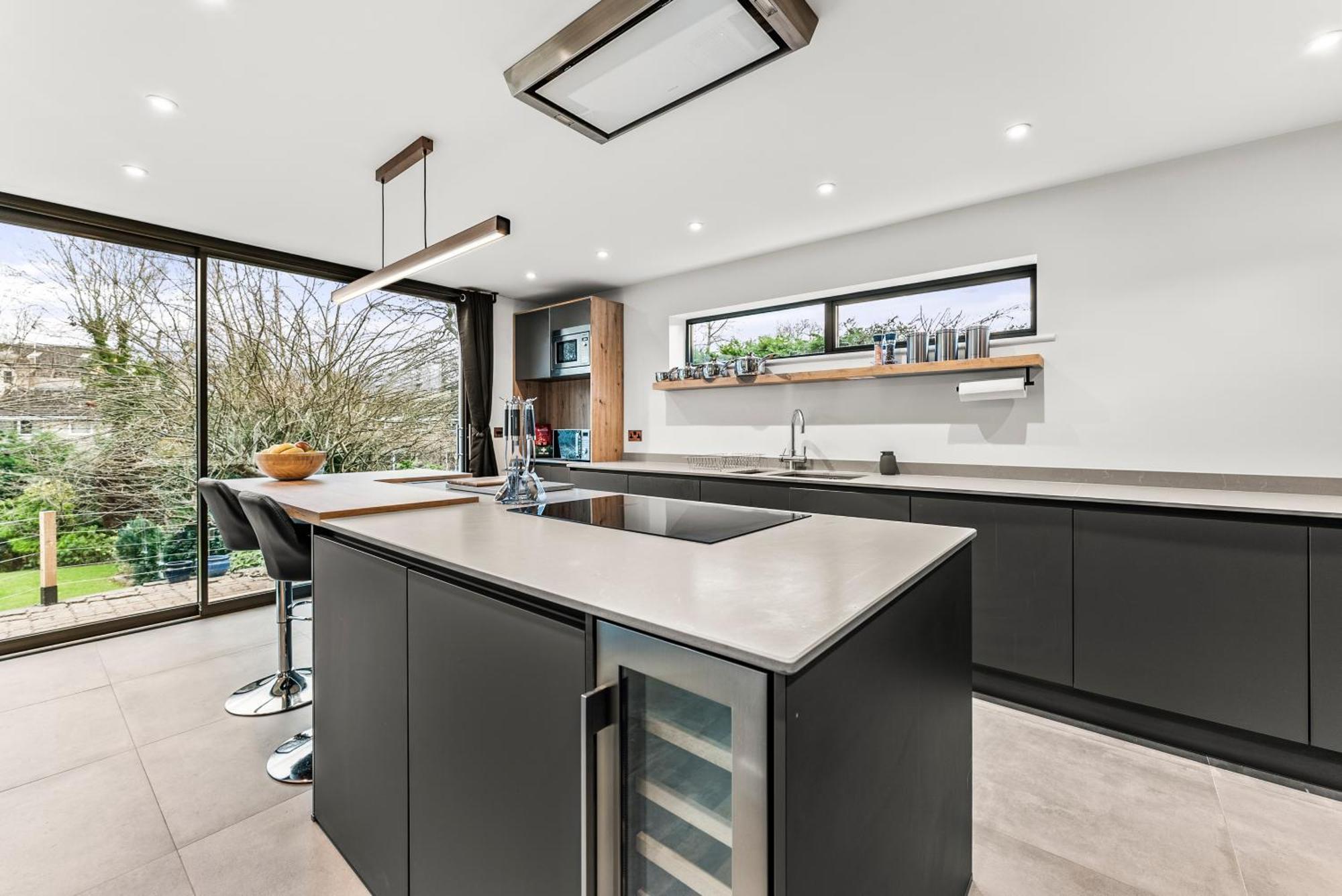 Elegant Retreat In Cheltenham - Garden & Parking Included מראה חיצוני תמונה