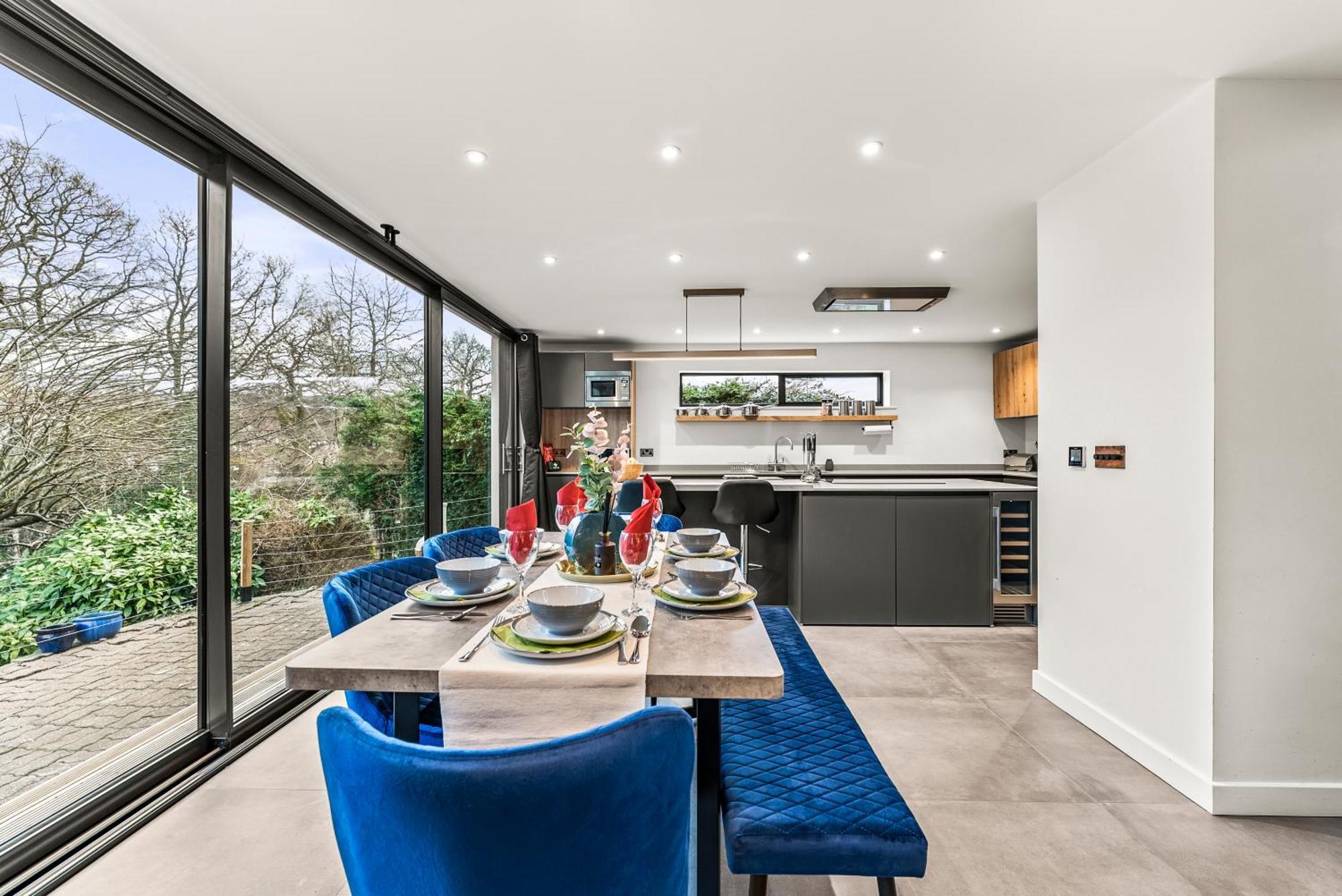 Elegant Retreat In Cheltenham - Garden & Parking Included מראה חיצוני תמונה