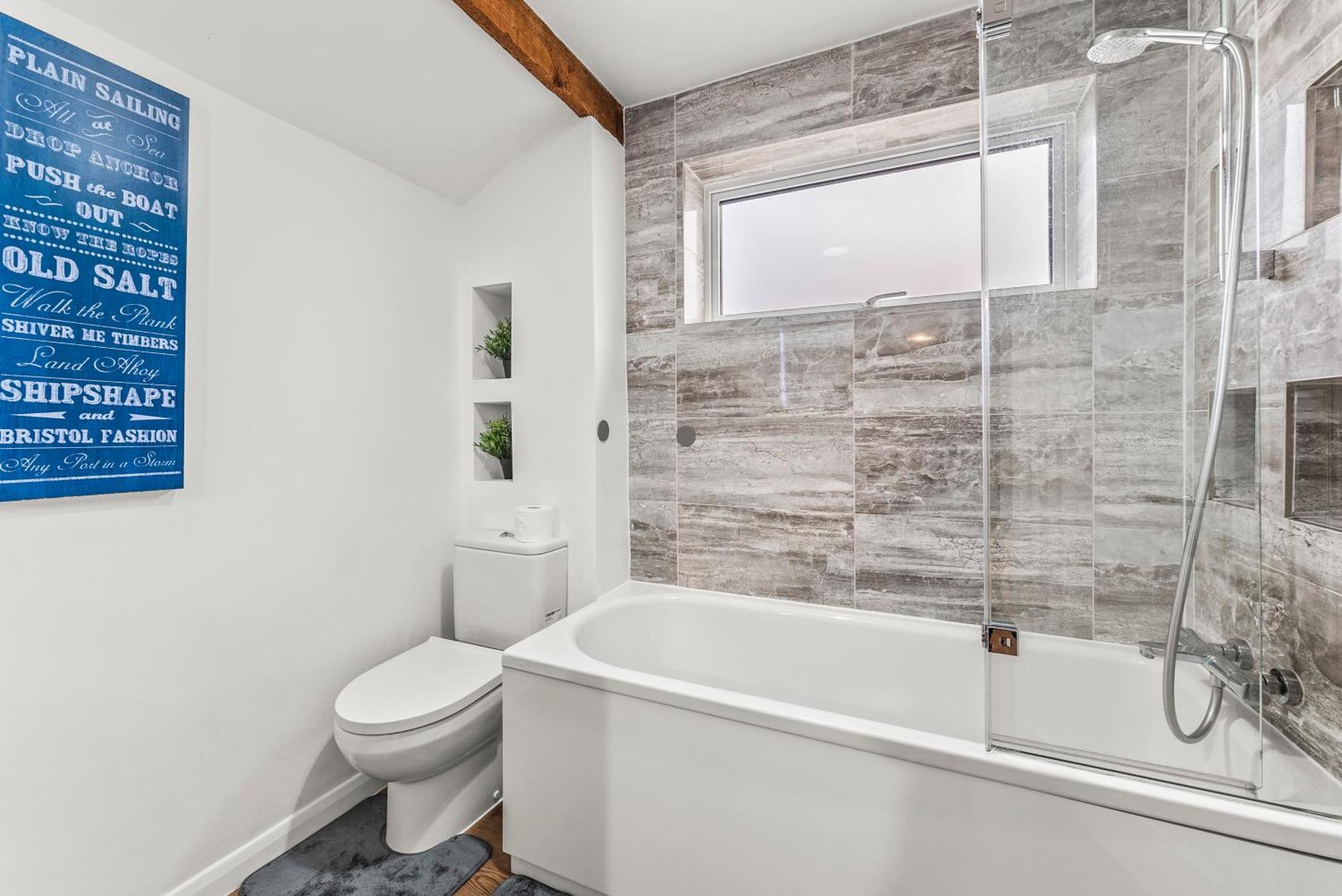 Elegant Retreat In Cheltenham - Garden & Parking Included מראה חיצוני תמונה