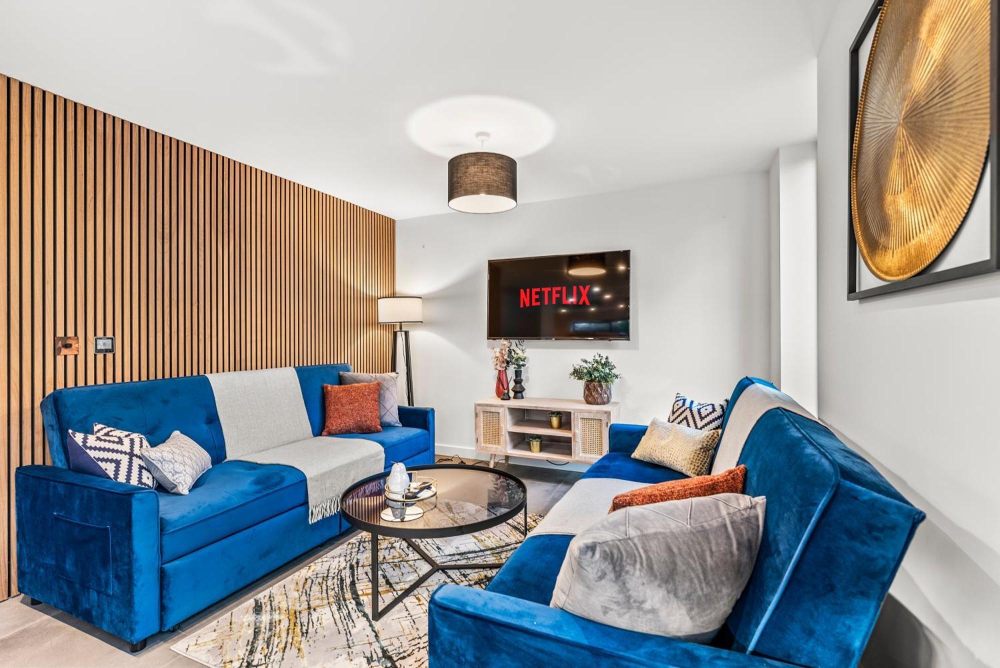 Elegant Retreat In Cheltenham - Garden & Parking Included מראה חיצוני תמונה