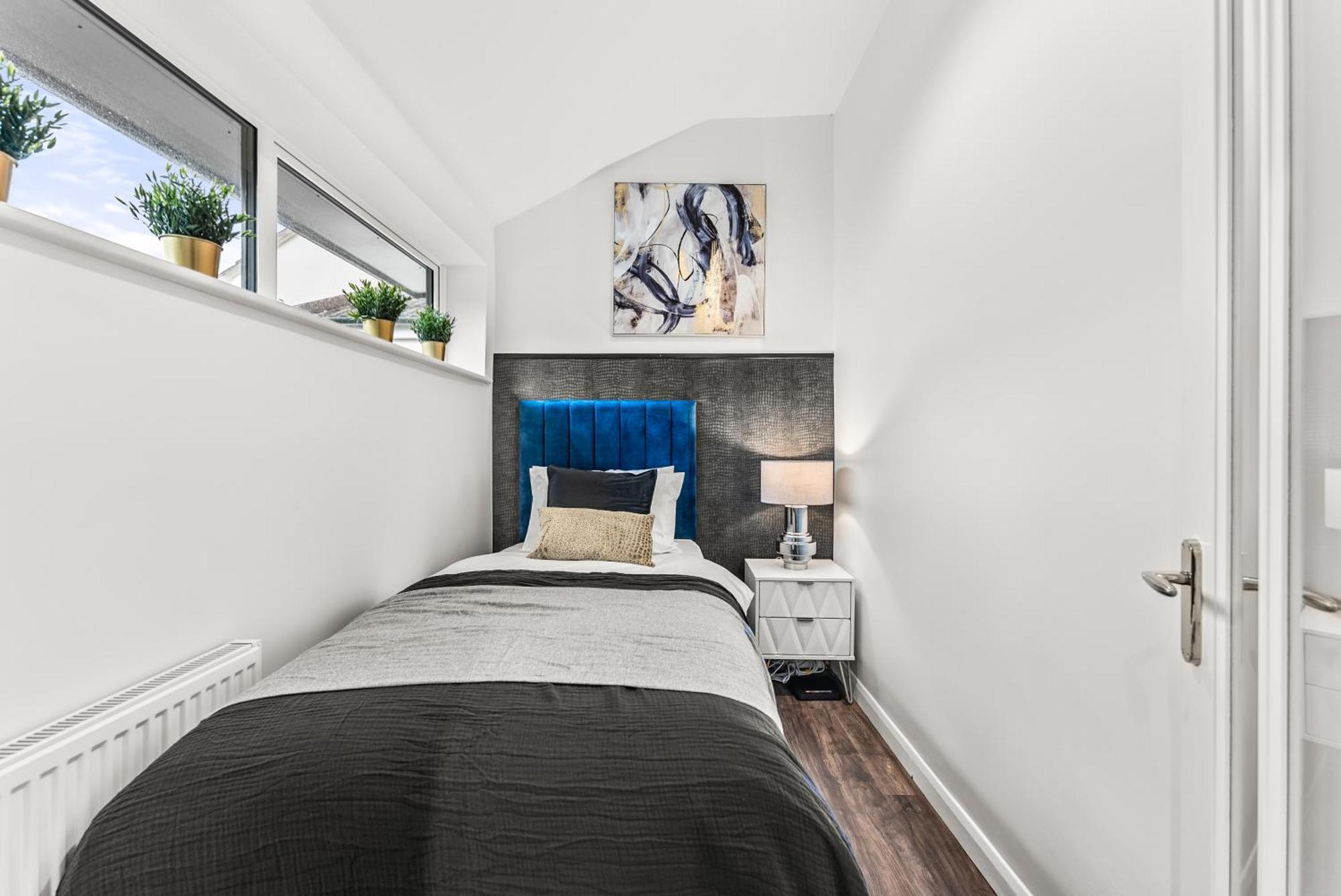 Elegant Retreat In Cheltenham - Garden & Parking Included מראה חיצוני תמונה